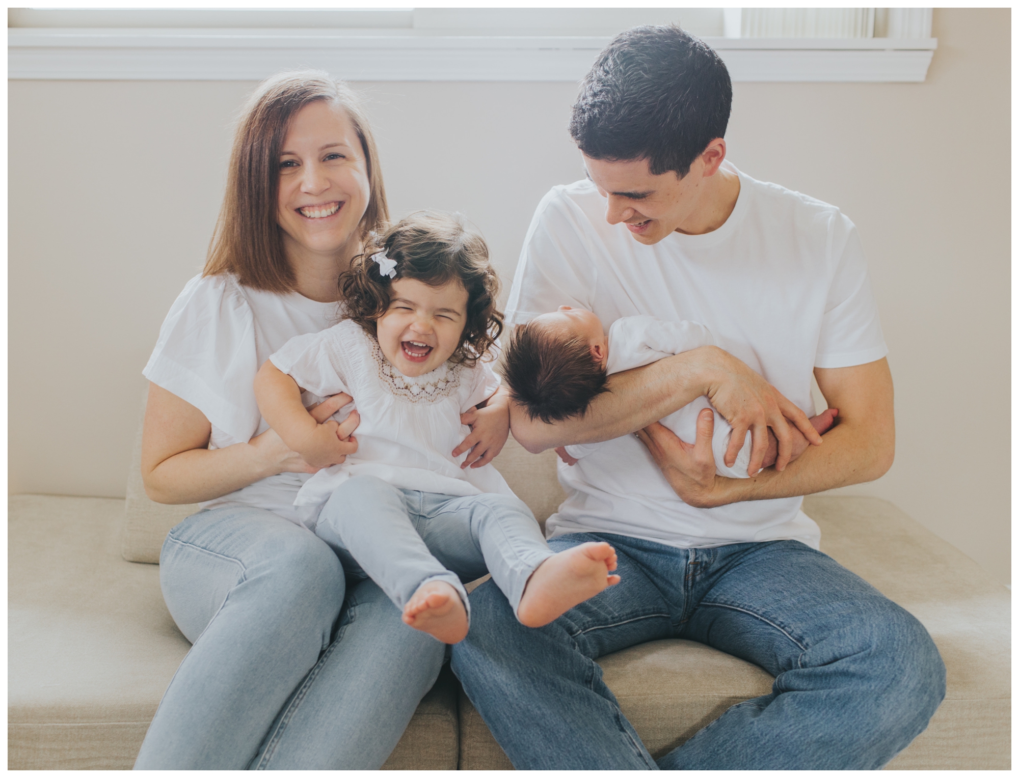 Illinois family photographer; lifestyle newborn session