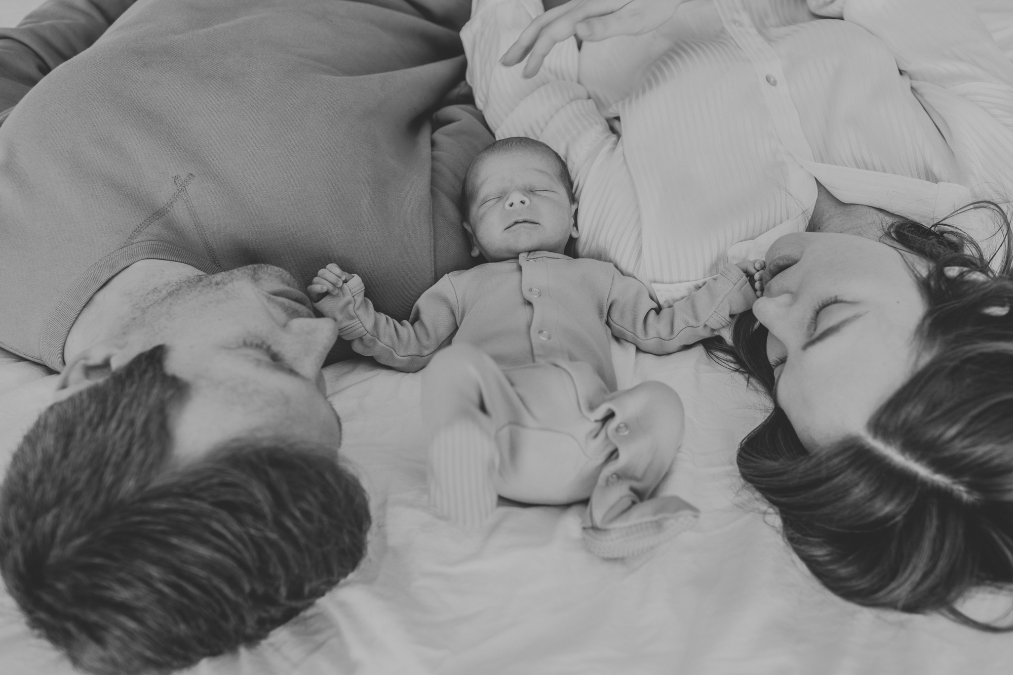 natural newborn poses for newborn photography