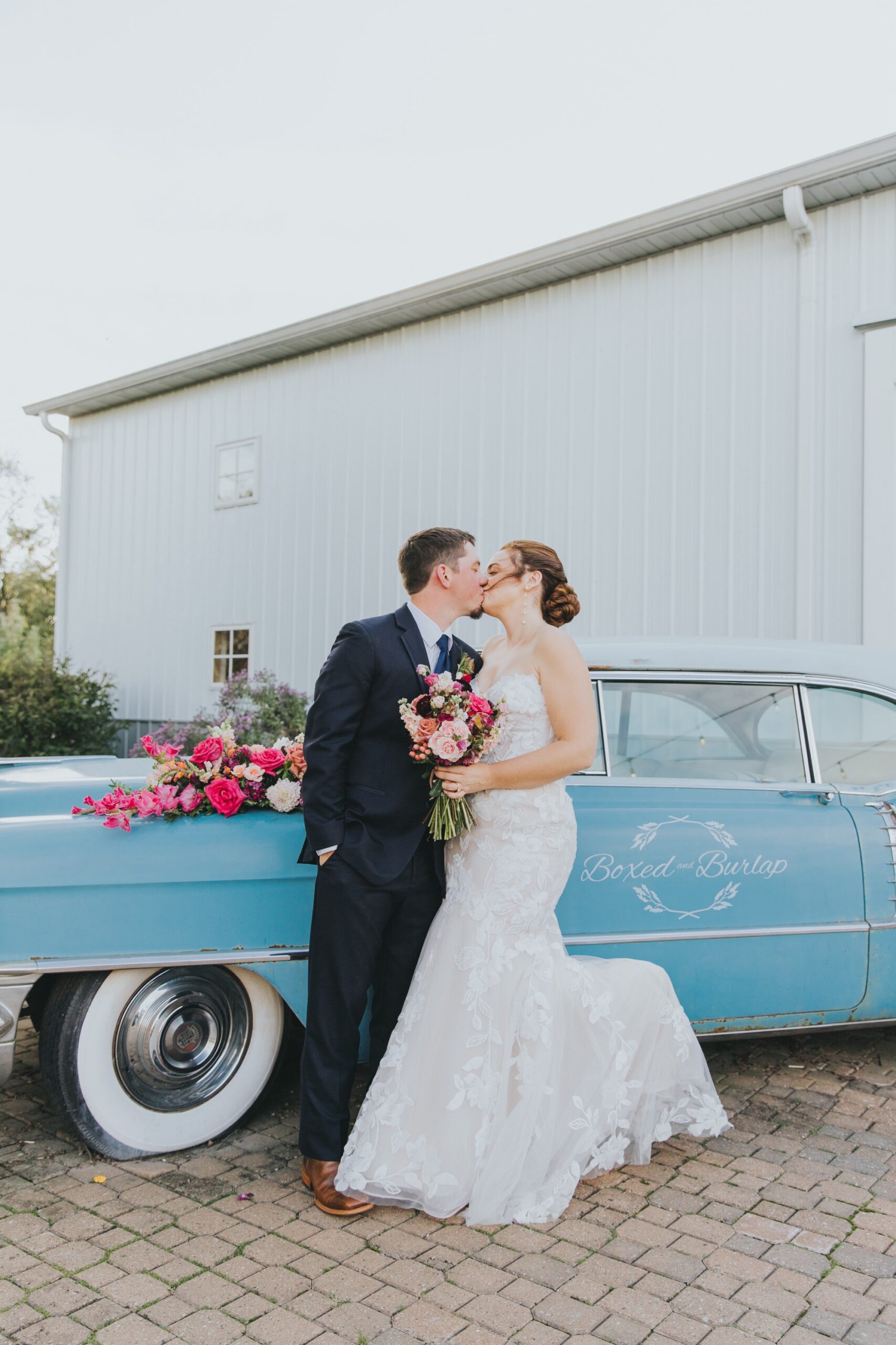 vintage car for wedding