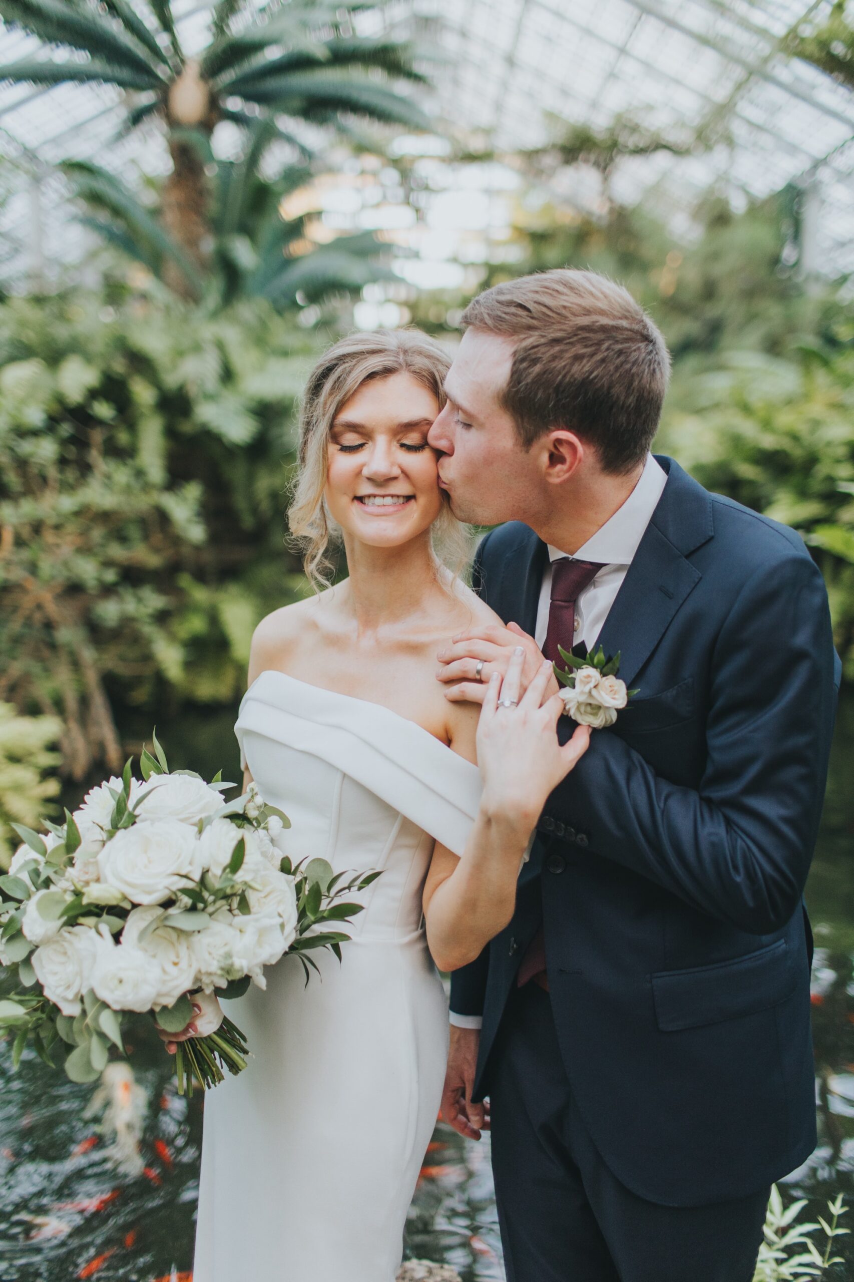 botanical garden wedding portraits