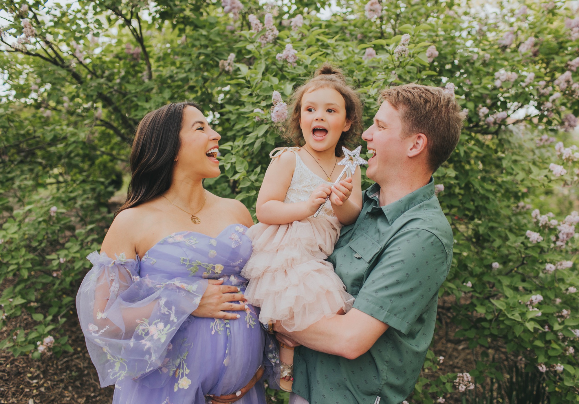 Maternity family photos at Lilacia Park Lombard