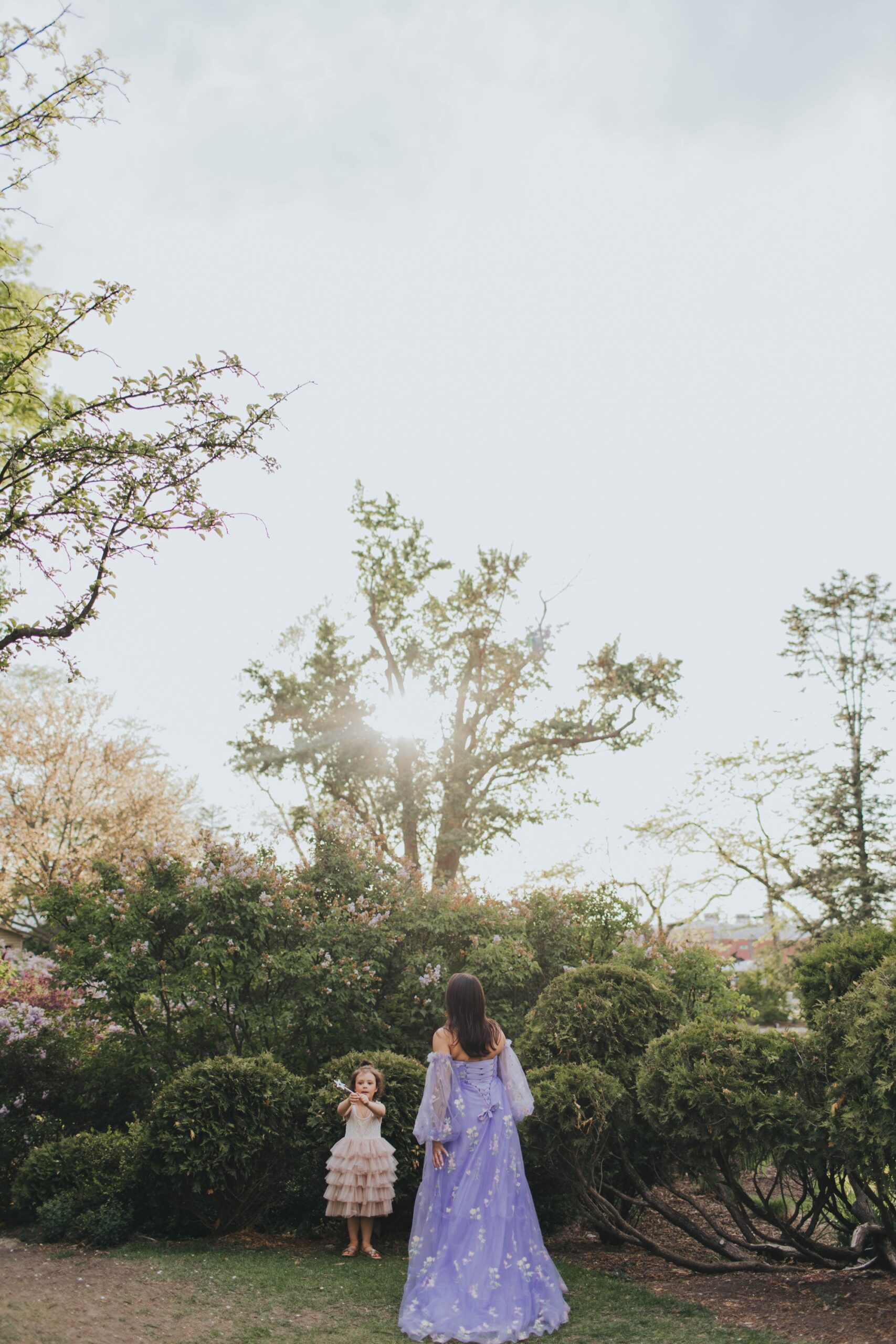 surrogate maternity photography session in Lilacia Park Lombard