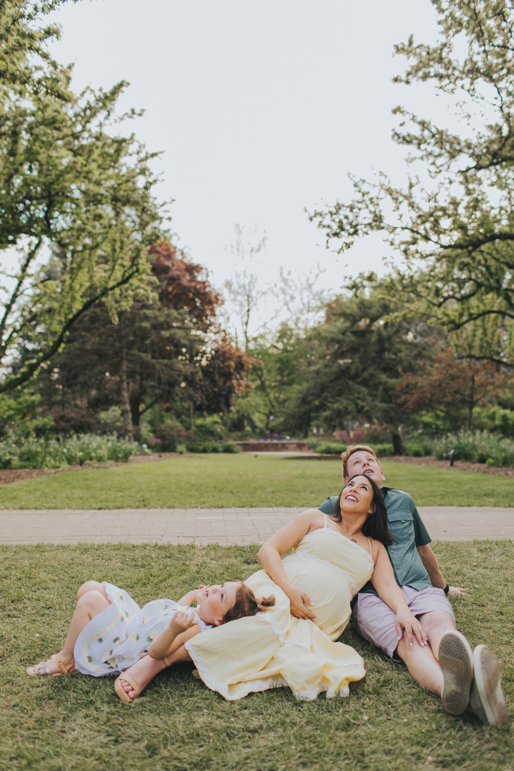 mother daughter maternity pictures
