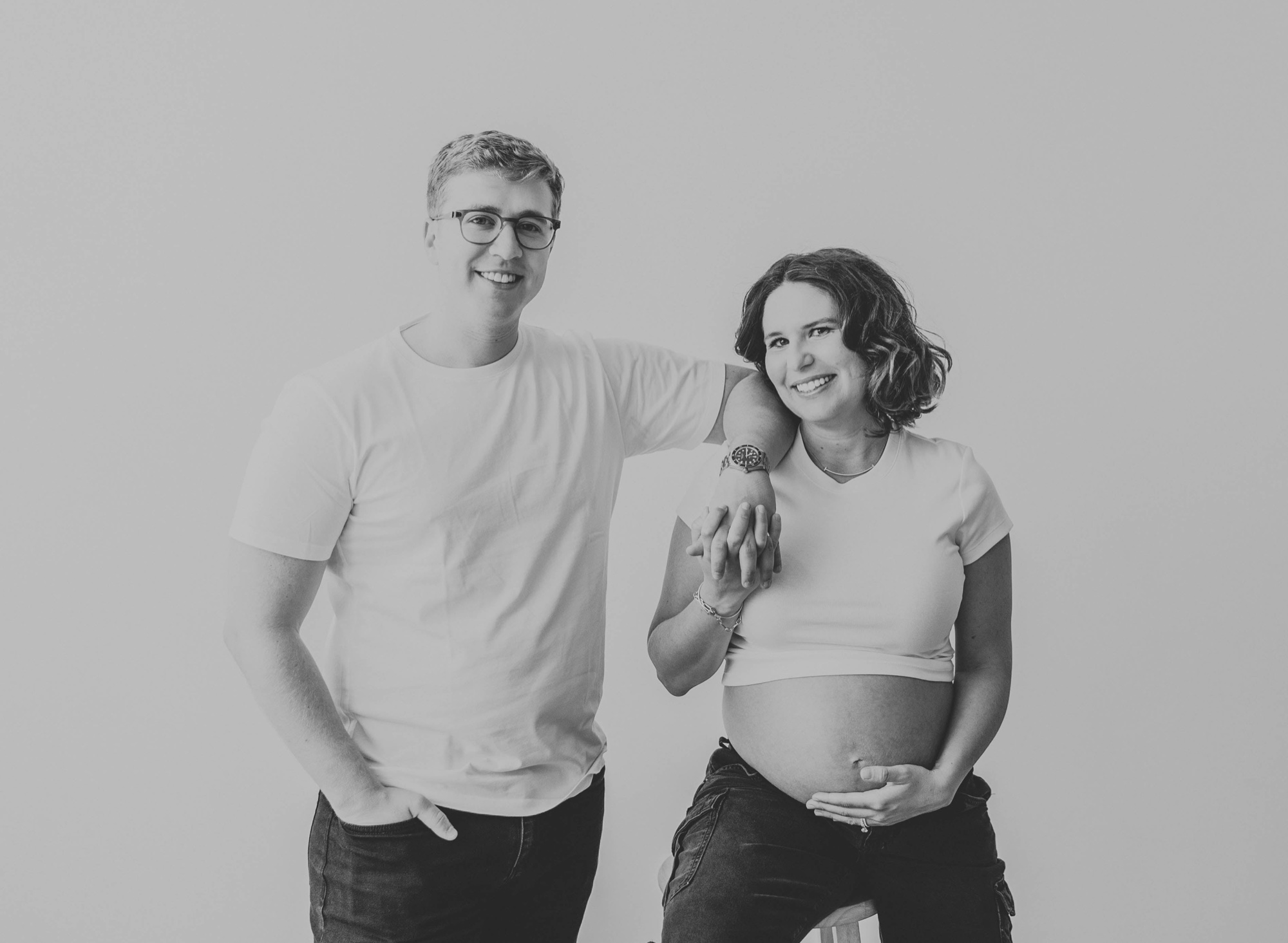 black and white maternity photos