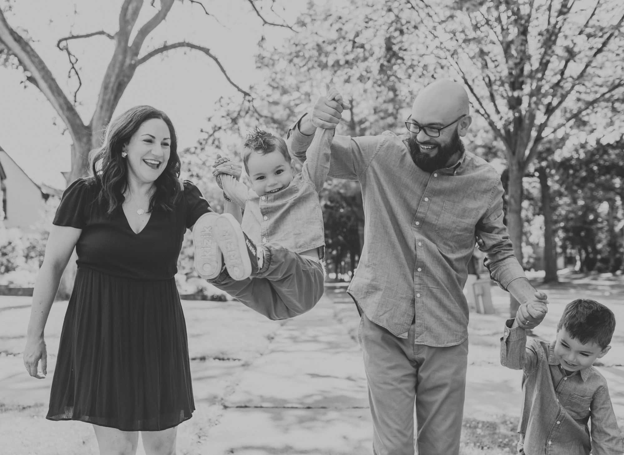 Village of River Forest family photographer capturing playful moments