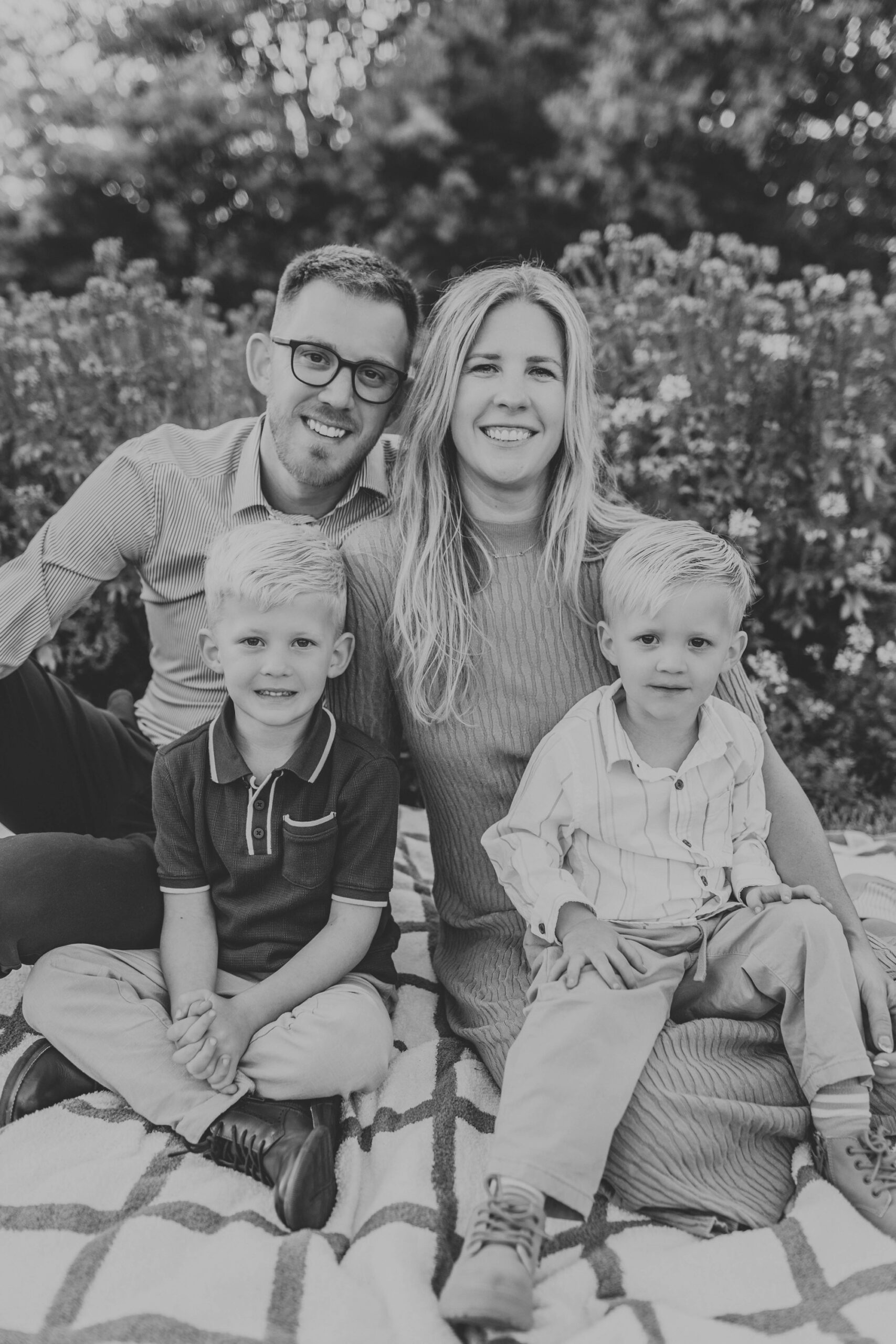 sibling photo session by Meg Adamik Creative, Chicago