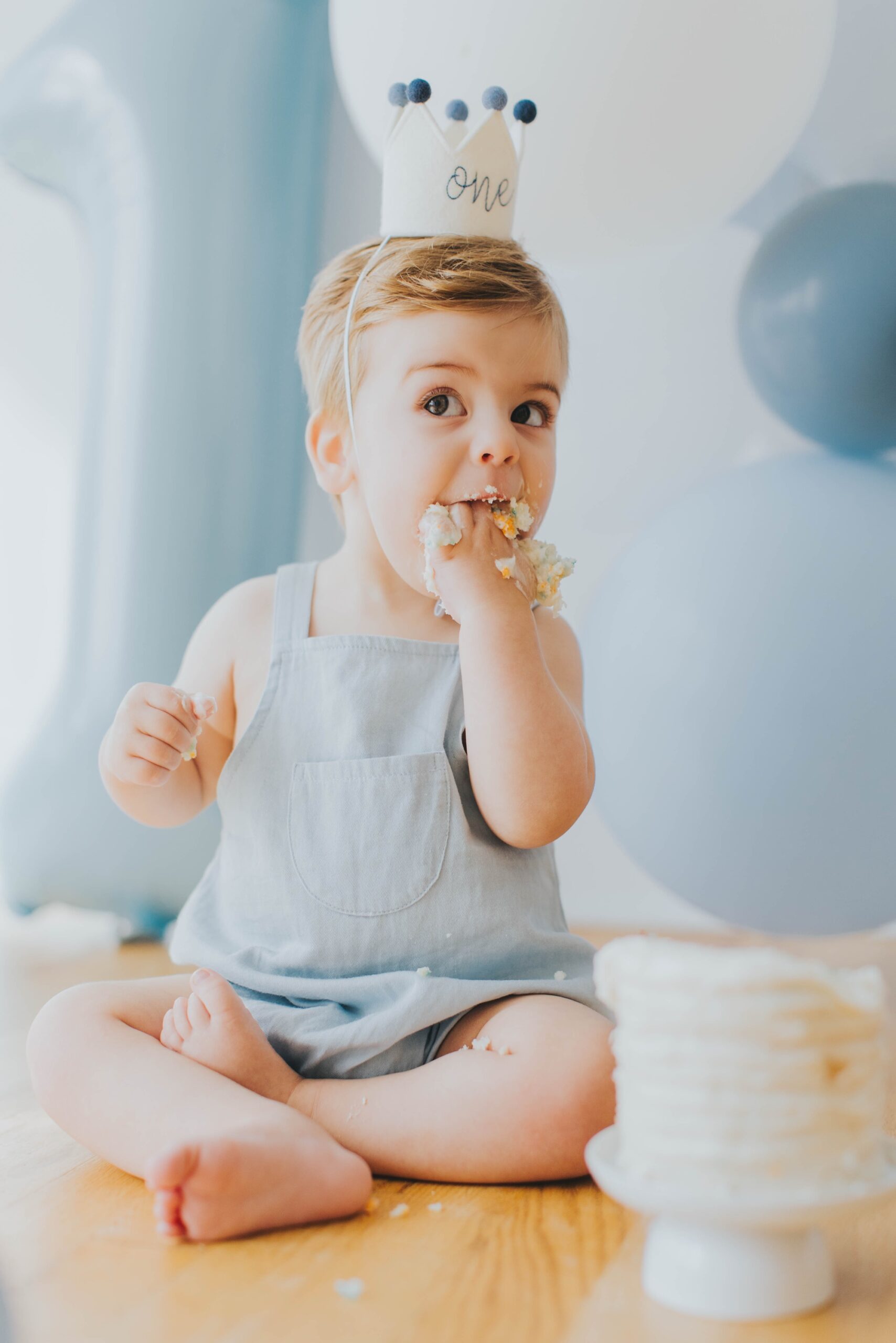 first birthday smash cake photography at A Darling Studio Chicago