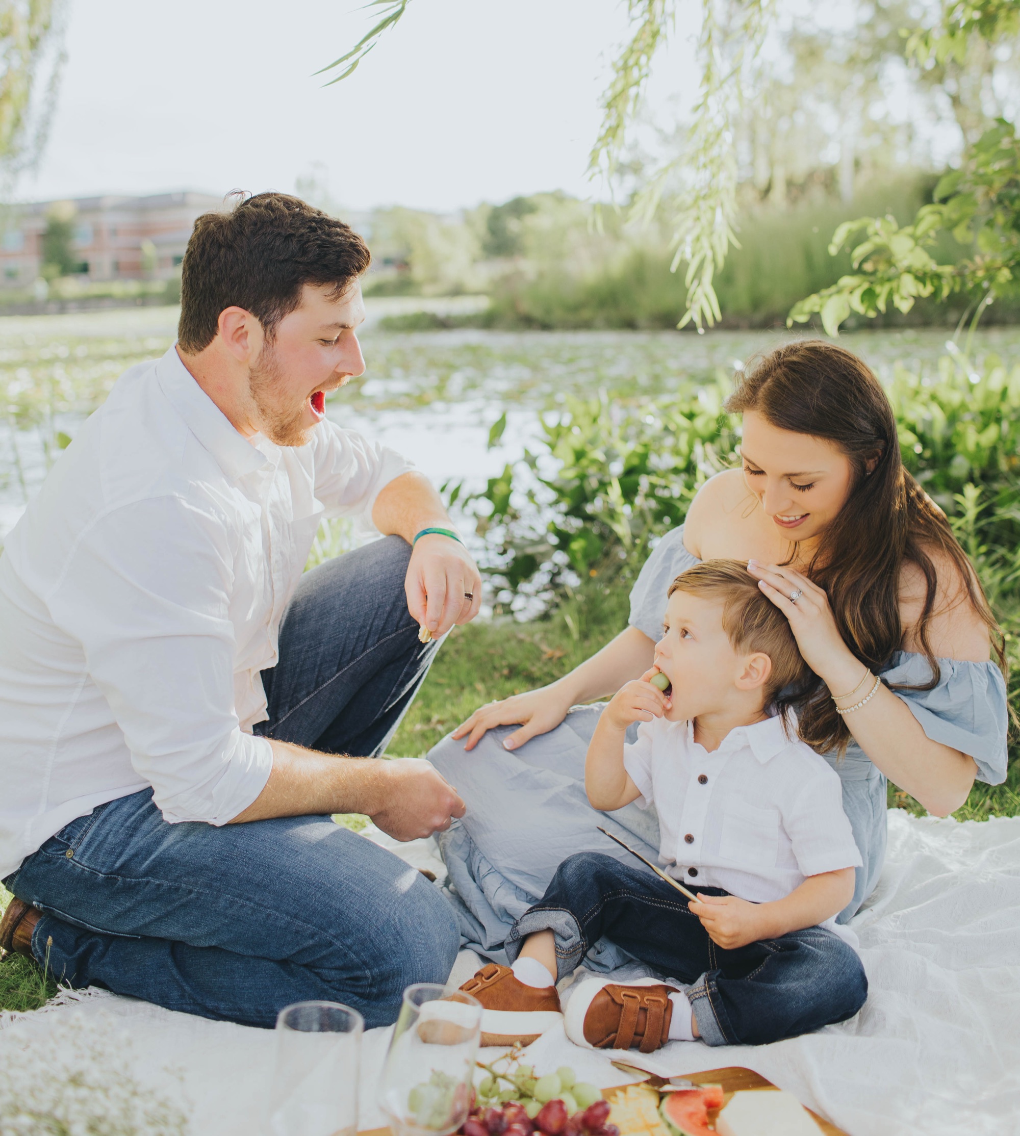 cute ideas for family pictures with toddlers