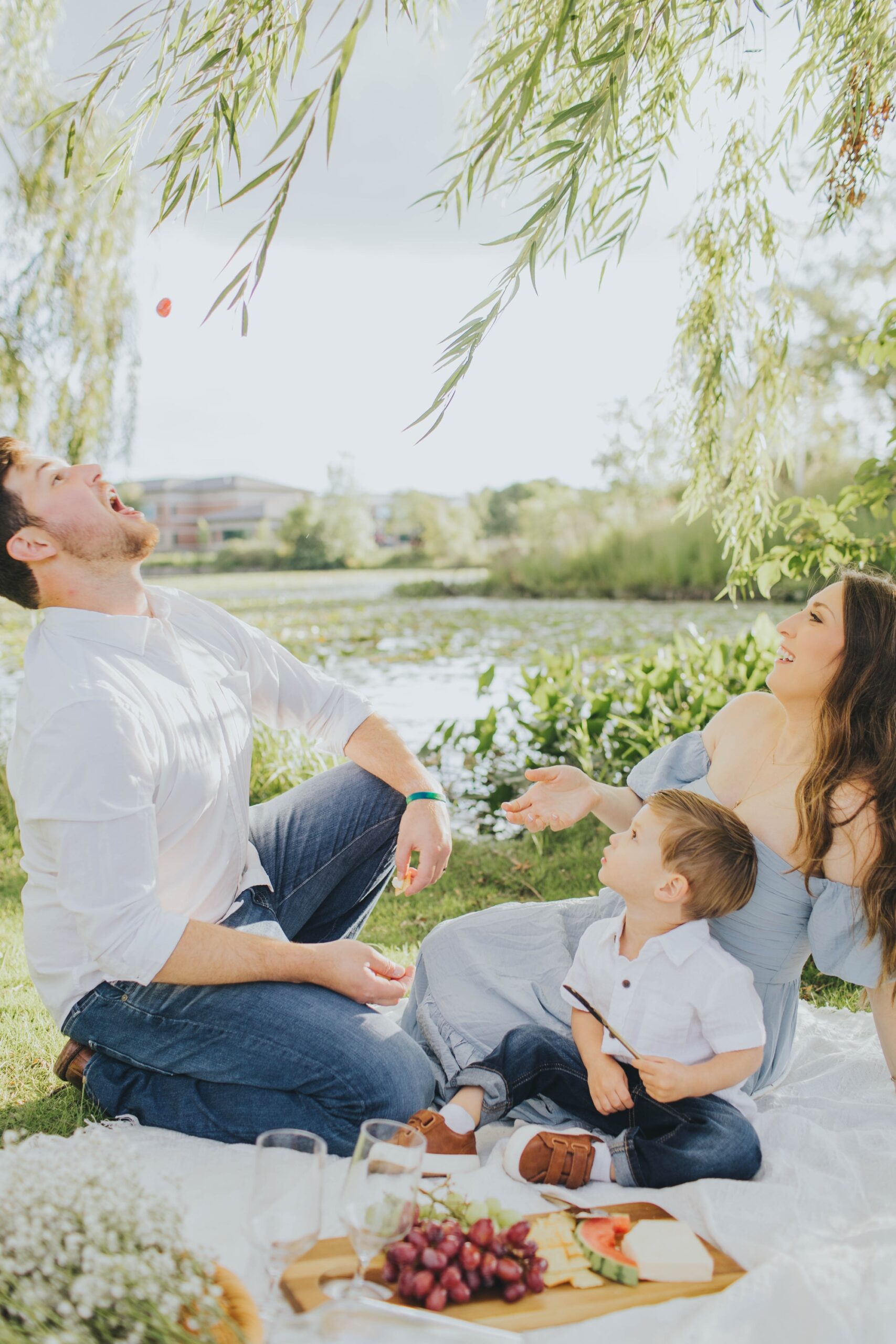 charcuterie board picnic family photography session